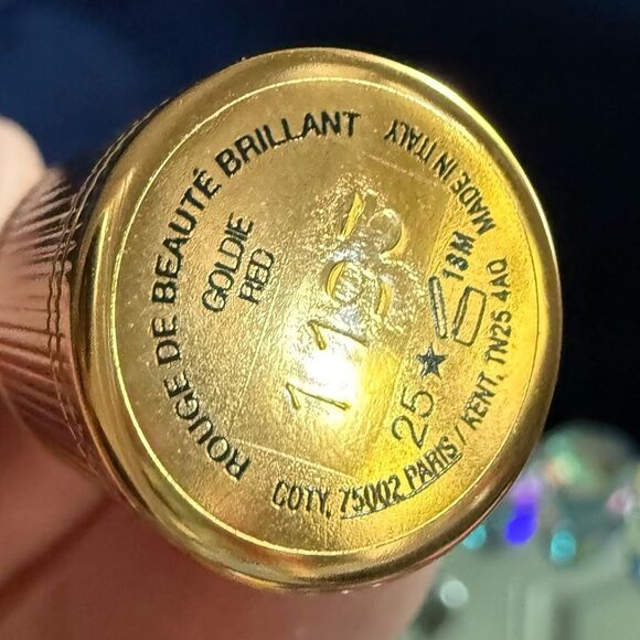 GUCCI ROUGE DE BEAUTÉ BRILLANT – GOLDIE RED 25 | GLOW EDITION - Picture 5 of 17